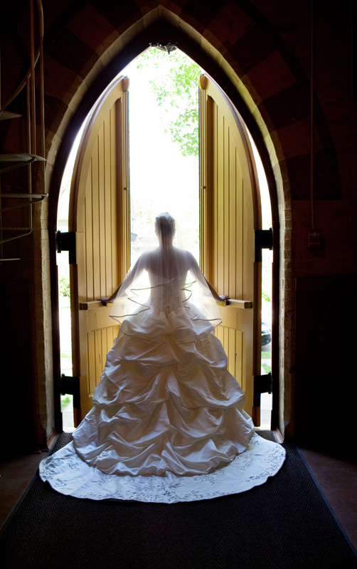 kvphotoart bride in doorway